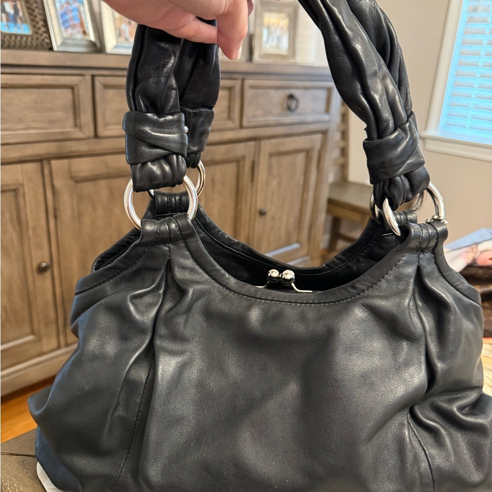 Coach Authentic, Elegant Black Leather Handbag
